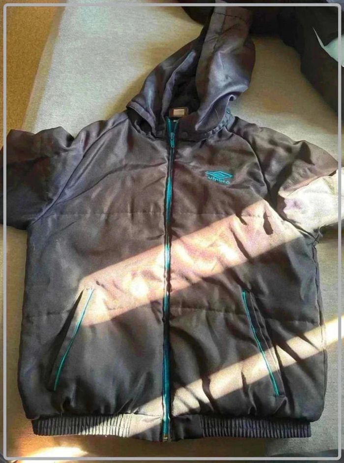 Tres beau manteau umbro taille 12-13ans - photo numéro 3