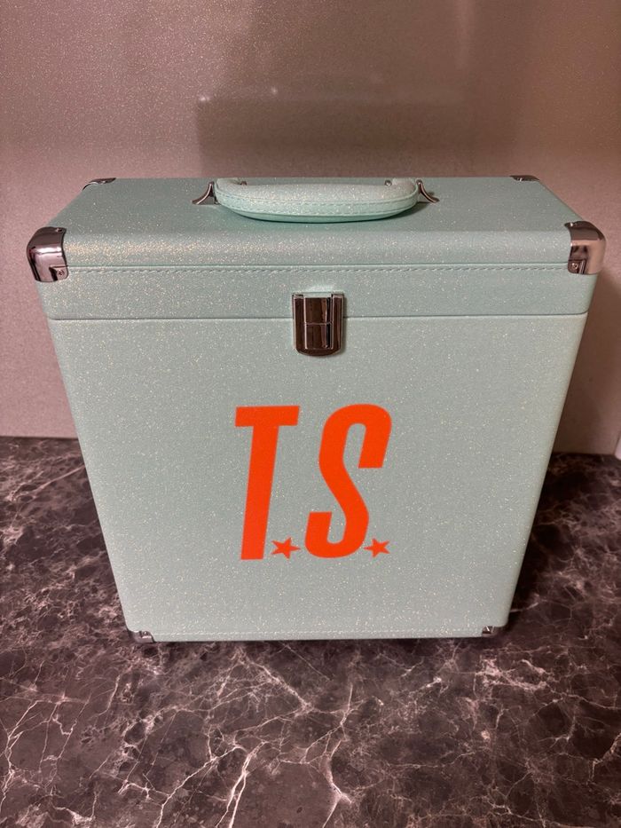 Taylor Swift vinyl case - photo numéro 4