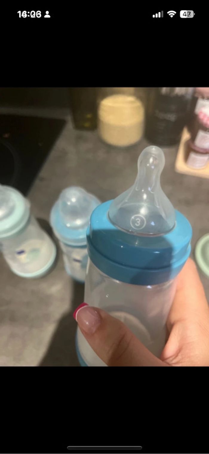 Biberons mam 150 ml x3 et biberons mam 260ml x3 aussi avec deux boîtes doseuses offertes - photo numéro 3