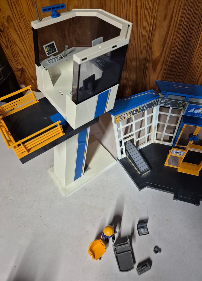 Playmobil 5338 aéroport et tour de controle city action - photo numéro 3