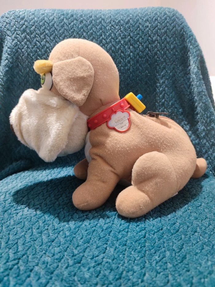 🌺 Peluche Alfred le chien qui a du coffre guard dogs - photo numéro 2