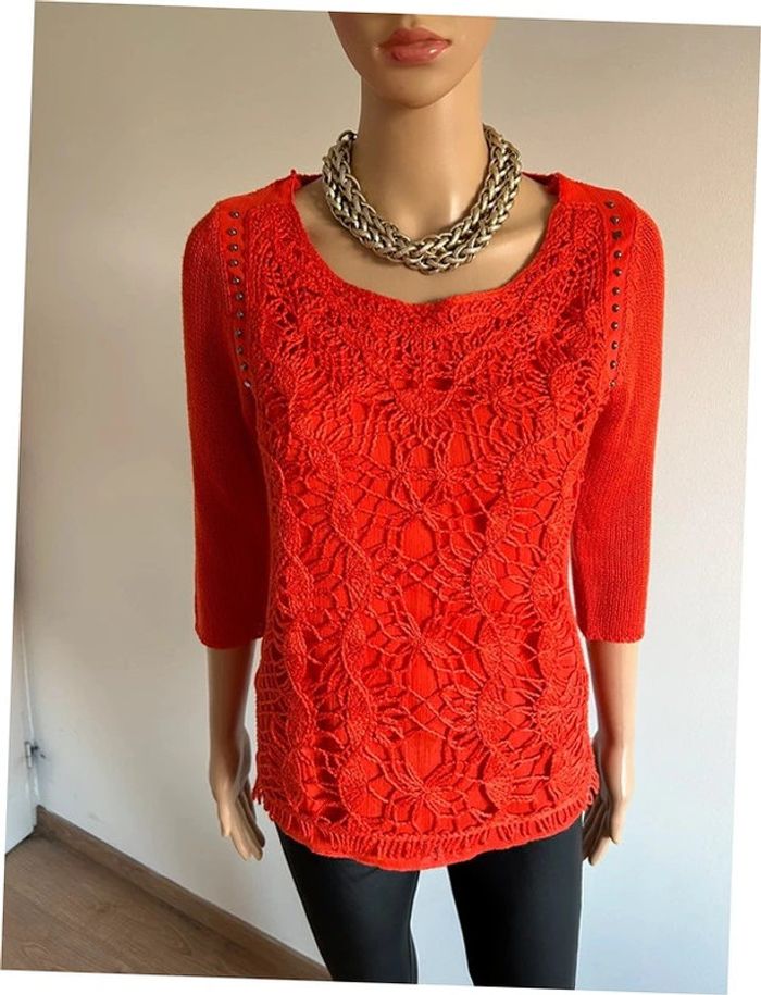 Pull orange avec dentelle et manches 3/4 Bréal taille 36 bon état (petit défaut)
