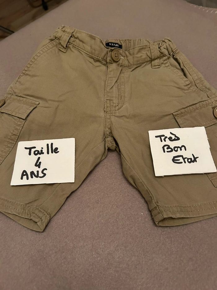 Short à boutons
