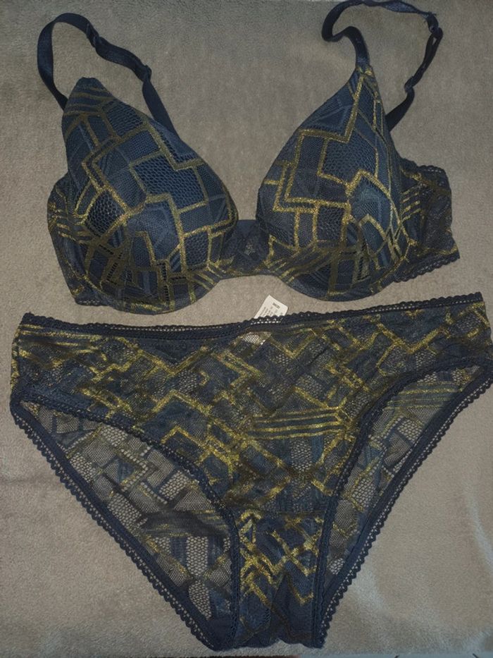 Magnifique ensemble de sous vêtements femme