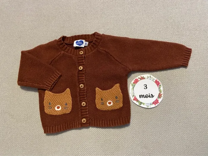Petit gilet en tricot 3 mois marron très bon état
