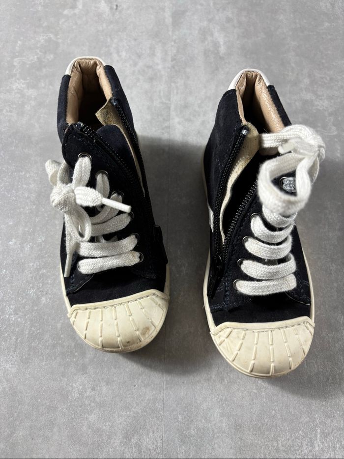 Chaussure montante taille 25