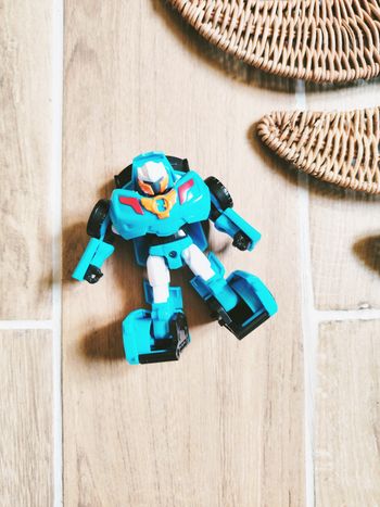 🤖 Robot Transformers voiture série animée Sud Coréene Mini Tobot Y marque Young Toys