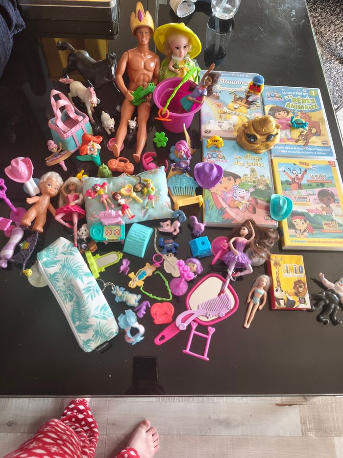 Lot jouets fille