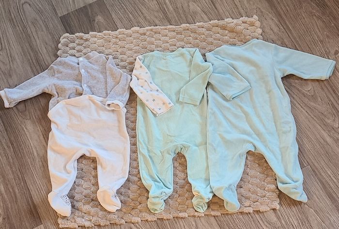 Pyjamas bébé /combinaison - photo numéro 4