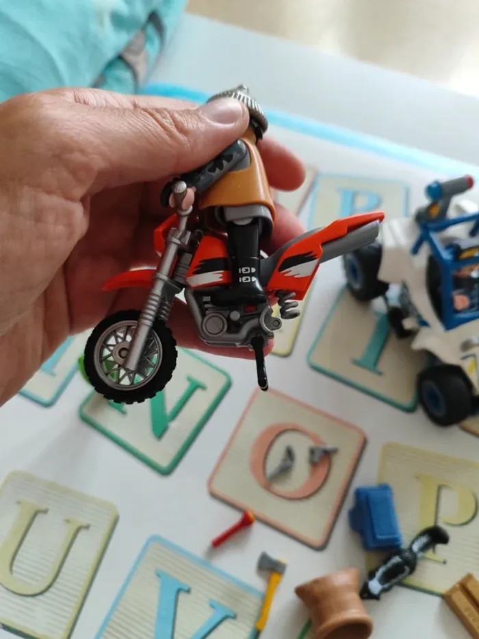 Playmobil policier voiturette et voleur - photo numéro 11