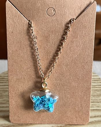 Collier étoile bleu