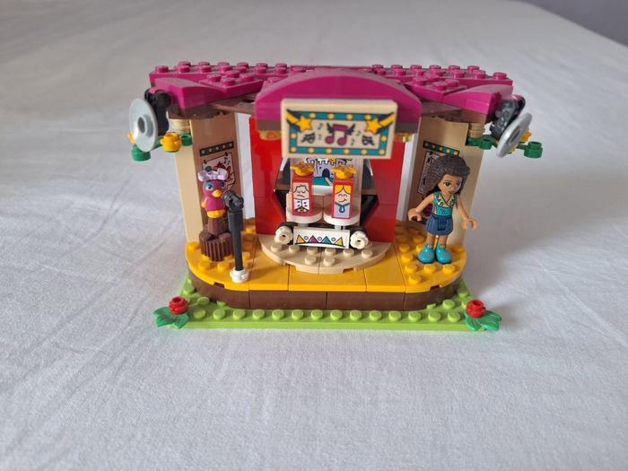 Lego friends 41334 la scène de spectacle d Andrea - photo numéro 2
