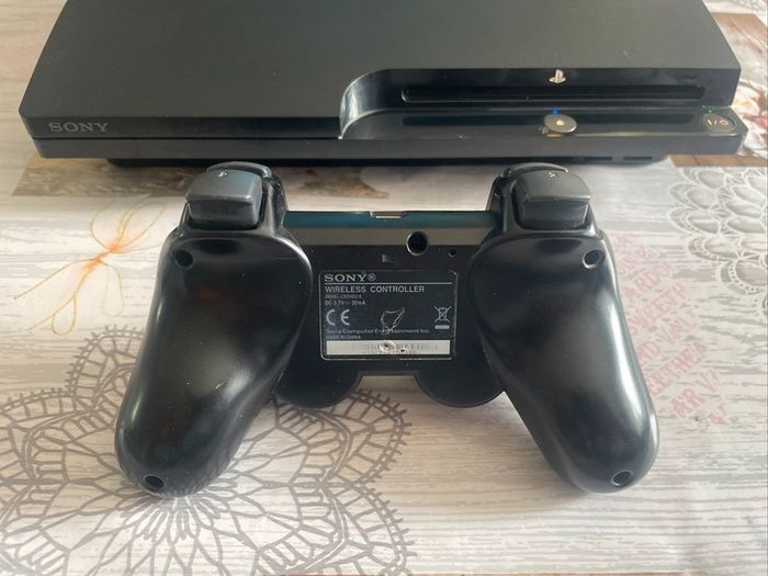 Console Sony PlayStation 3 Slim 120 Go Câbles manette et 1 Jeu - Occasion TBE - photo numéro 4