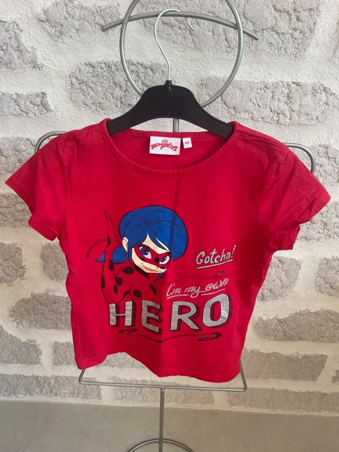 Tee shirt fille rouge 6ans miraculous