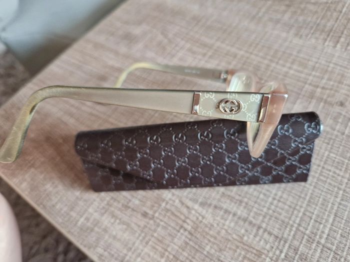 Monture de lunettes Gucci en super état - photo numéro 2