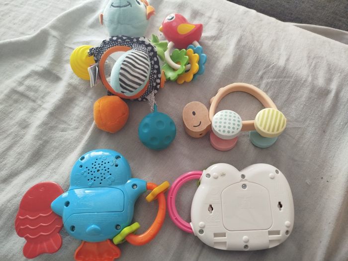 Lot de jouets - photo numéro 2
