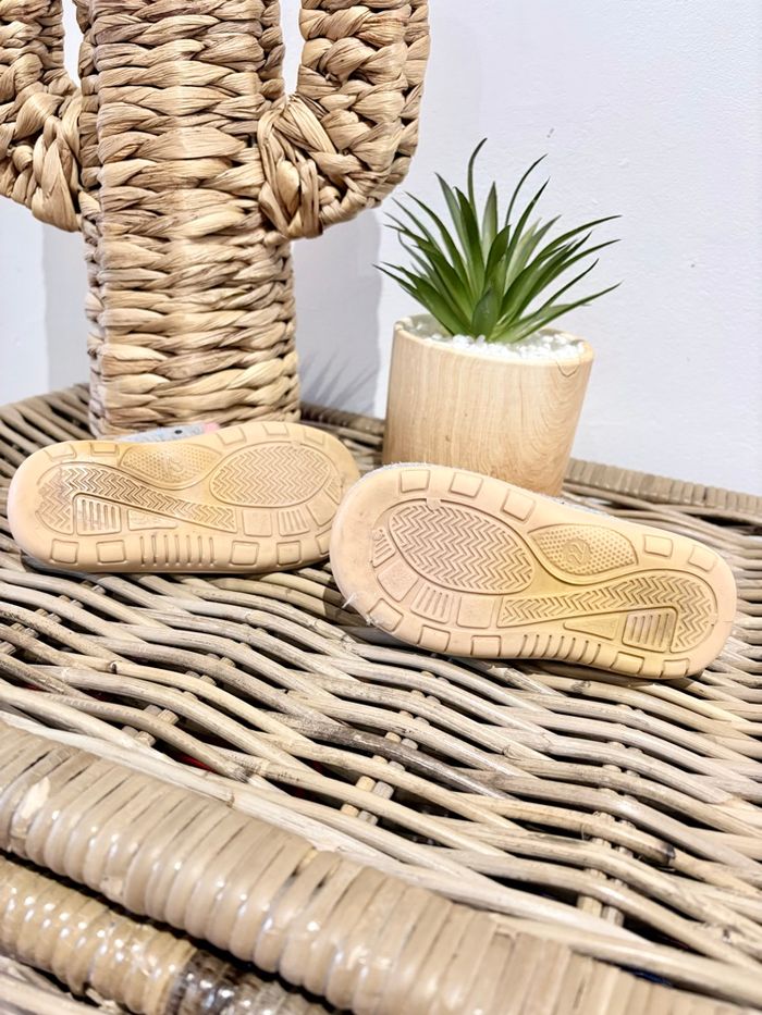 Chaussons bébé fille pointure 22 - photo numéro 8