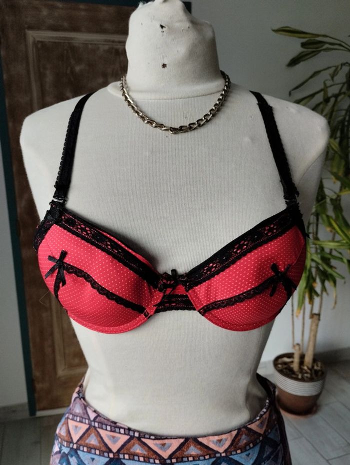 Soutien gorge rouge et noir 🖤