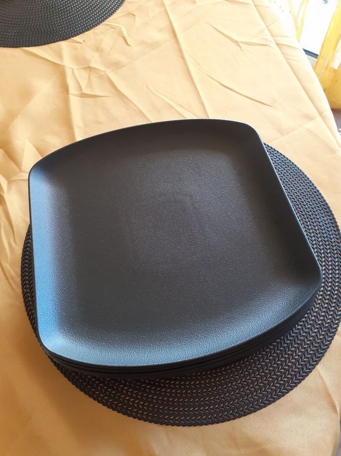 Assiettes. - photo numéro 2