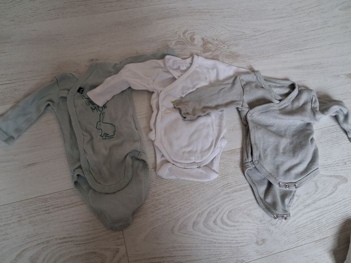 Lot de 9 bodies en taille 1 mois - photo numéro 3