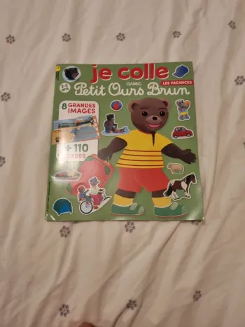 Je colle avec petit ours brun
