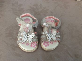 Sandales nu pieds papillon pointure 20