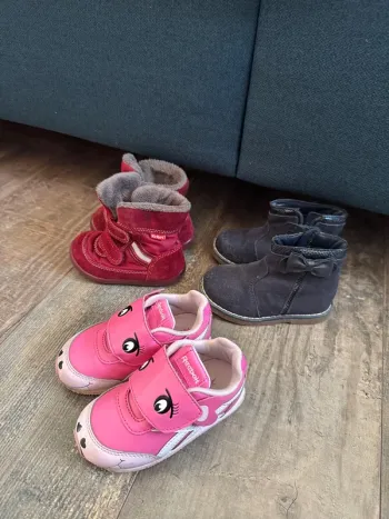 Lot de chaussures taille 22