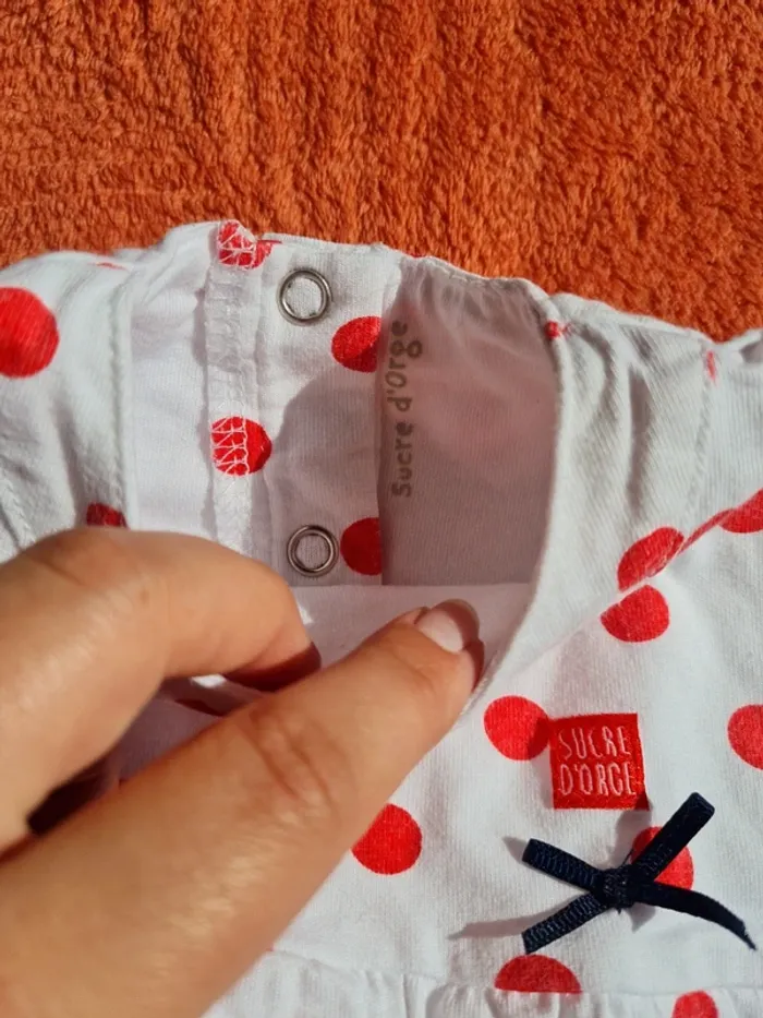 Robe blanche à pois rouge sucre d'orge 3 mois - photo numéro 4