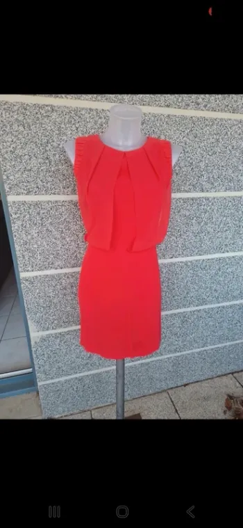 Belle robe sandro taille 36 très bon etat