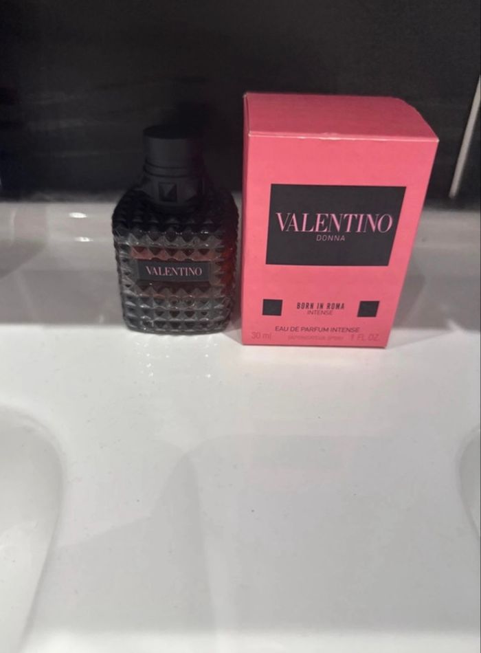Eau de parfum intense VALENTINO - photo numéro 2