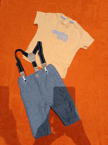 Pantalon Chino avec bretelles + tee-shirt 3 mois
