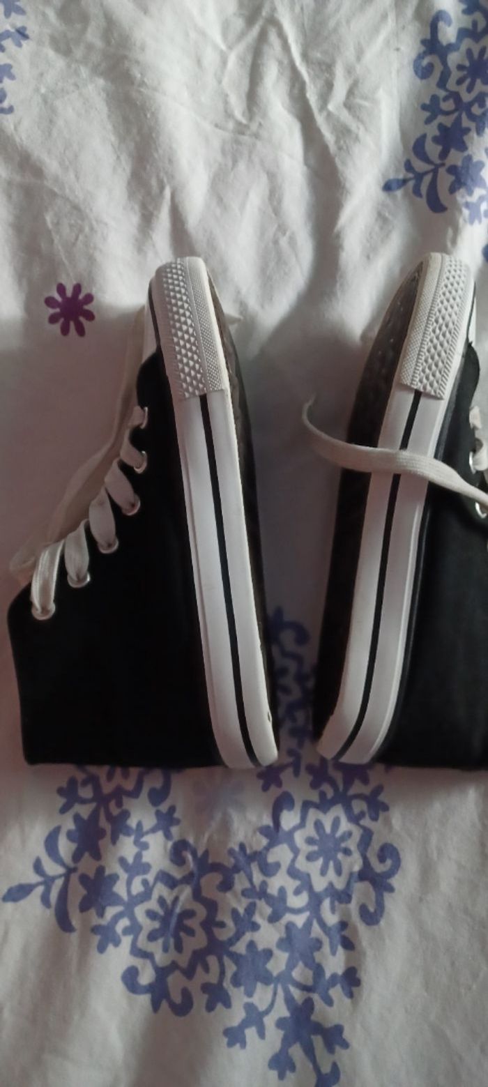 Très belles paires de baskets montante fille Pointure 34 - photo numéro 2