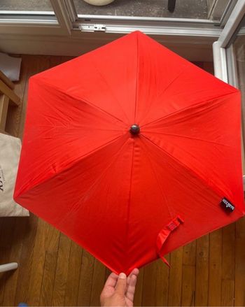 Ombrelle Babyzen rouge pour Yoyo