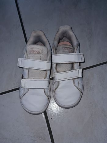 Basket adidas grand court 27