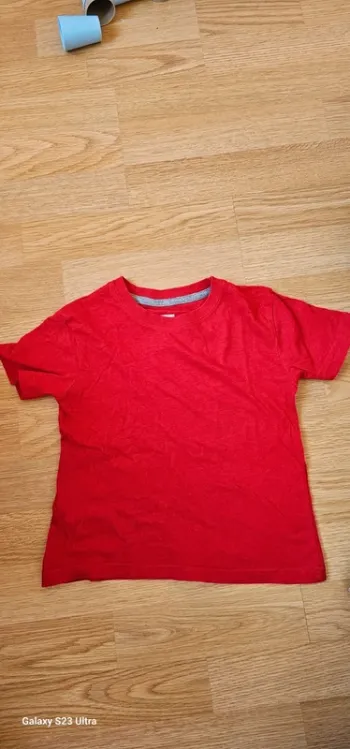 T shirt rouge 4 an