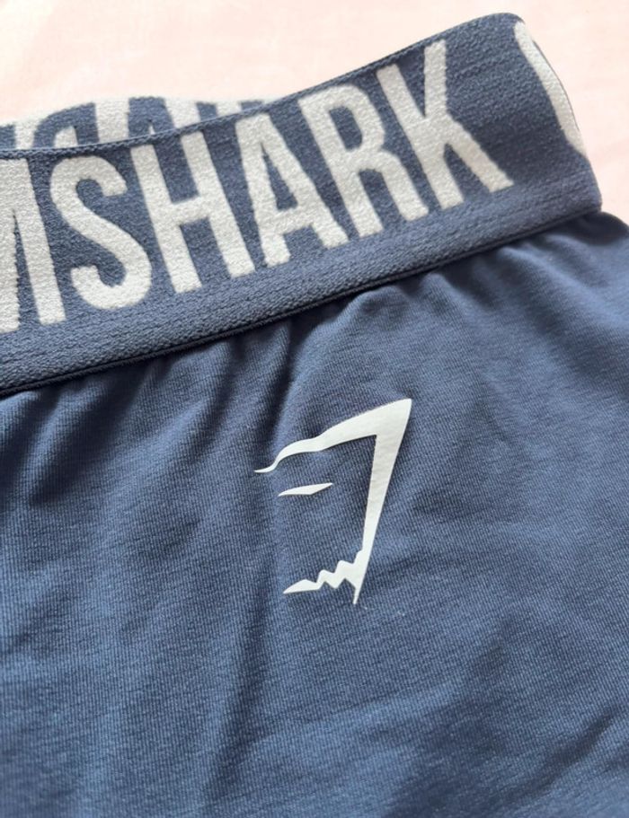 Short Gymshark taille S/36 femme sport fitness bleu marine logo très bon état - photo numéro 3