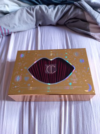 Charlotte Tilbury hot lips bag