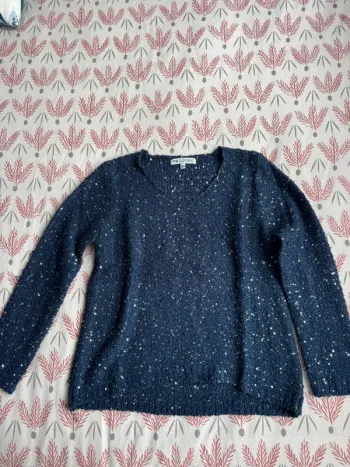 Pull bleu marine à sequins