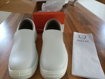 Chaussures professionnelles restauration parade neuve blanche taille 42