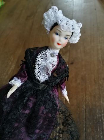 Poupée folklorique catalane de collection neuve