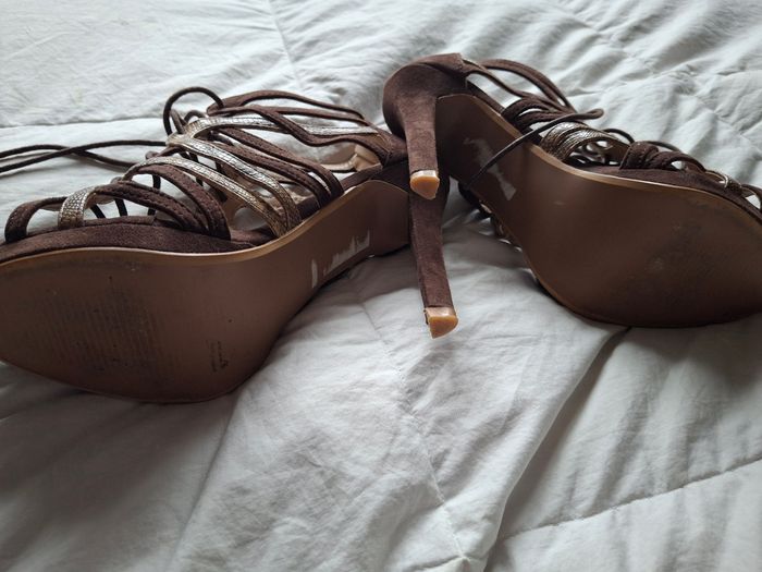 Chaussures à talons fins pointure  38 - photo numéro 10