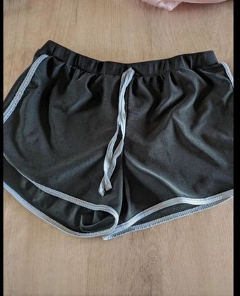 Short de sport léger taille L