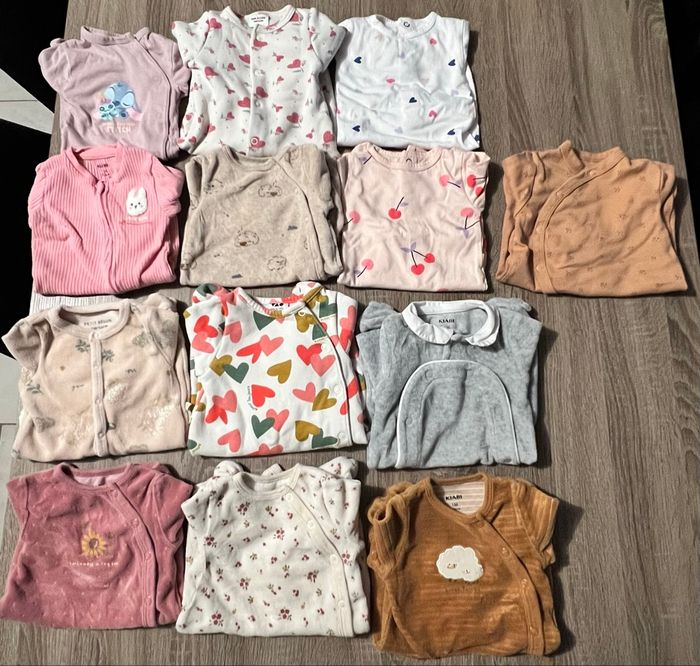 Lot vêtements bébé fille 1 mois