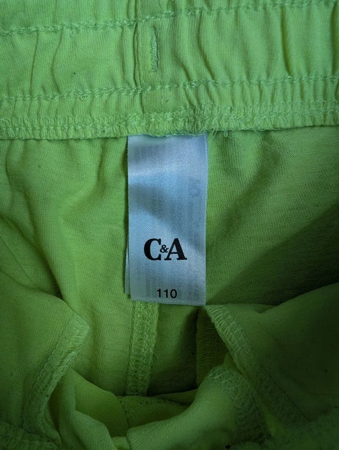 Short jaune fluo 5 ans C&A - photo numéro 3