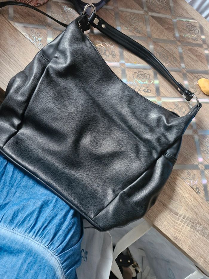 Sac a main noir - photo numéro 2