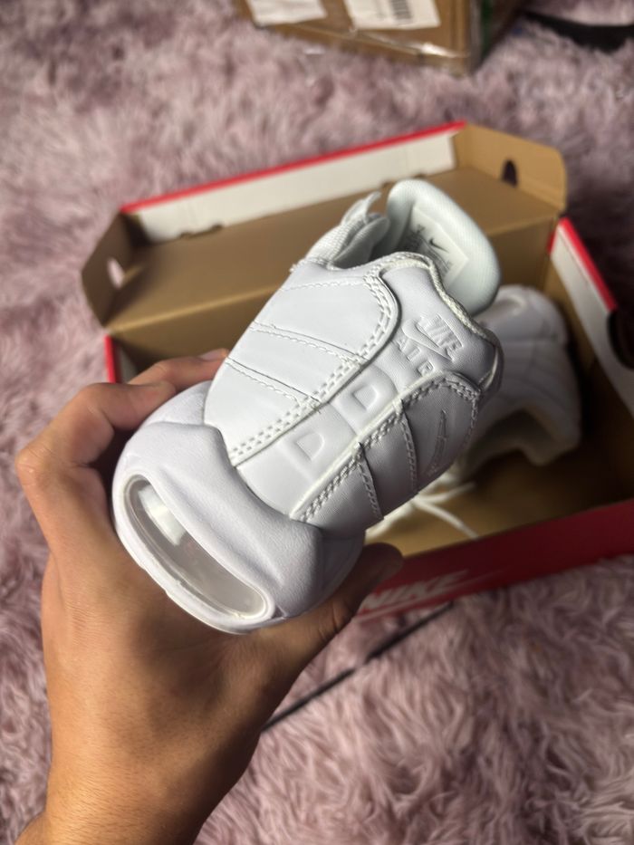 AirMax 95 Triple White blanche neuve taille 41.5 - photo numéro 4