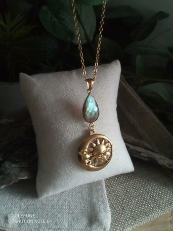 Collier pendentif lune soleil et connecteur en pierre de labradorite naturelle