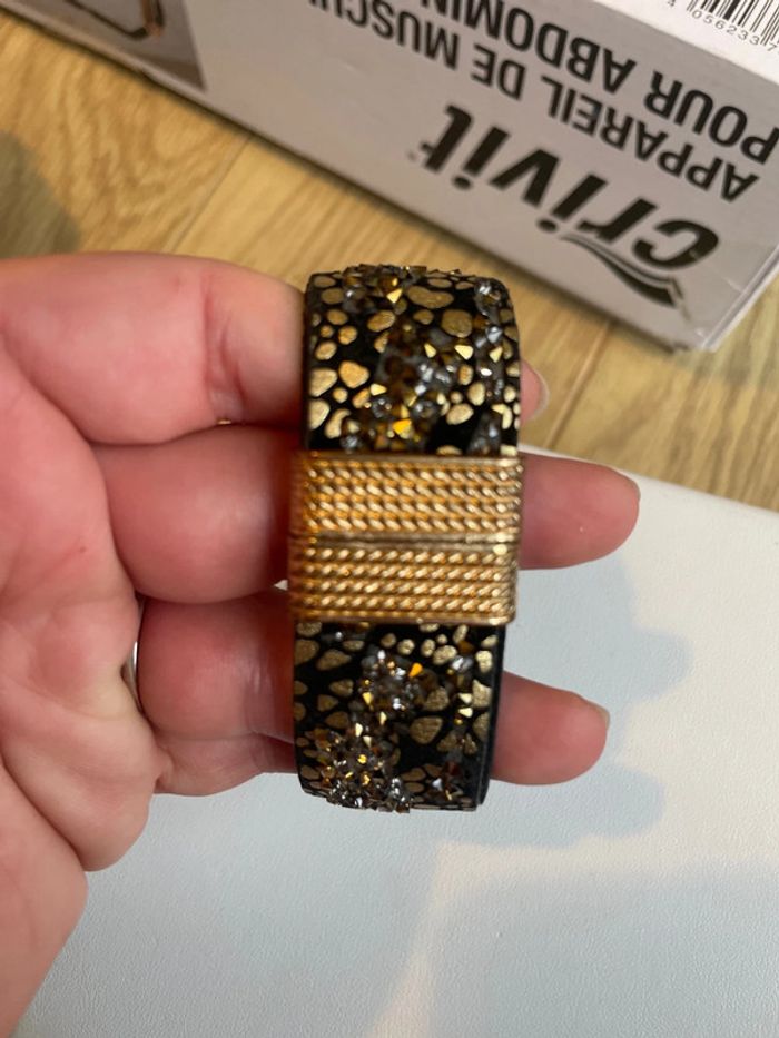 Bracelet jonc magnétique marron et dorée - photo numéro 4