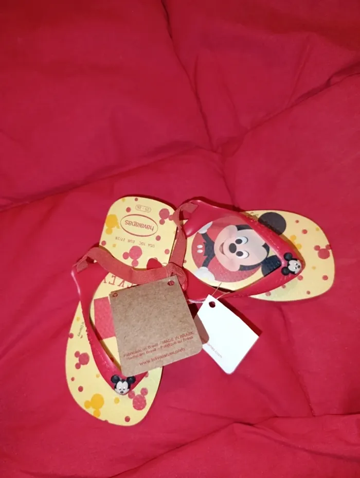 Tongs de plage enfant thème Disney Mickey de chez Havaianas taille 25/26 neuves avec étiquette - photo numéro 3