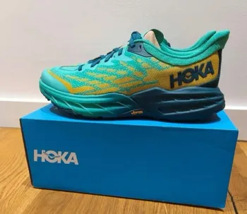Hoka - Chaussures de trail Speedgoat 5 (Vert)